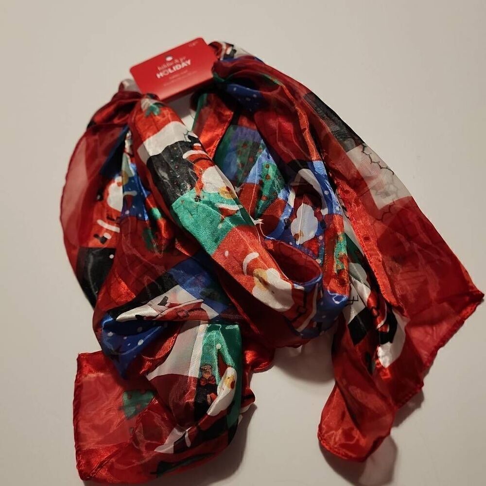 Hildie & Jo Holiday Scarf with Santas NWT
